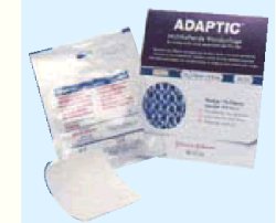 MEDICAZIONE NON ADERENTE STERILE APTIC MISURA 7,6X7,6CM 10 PEZZI 2012ZI - Angeli Pharm
