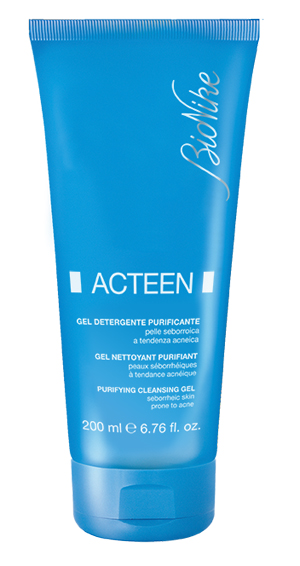 AKNET GEL DETERGENTE PURIFICANTE 200 ML - Angeli Pharm